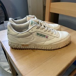 Reebok X Vibram Club c 8.5US